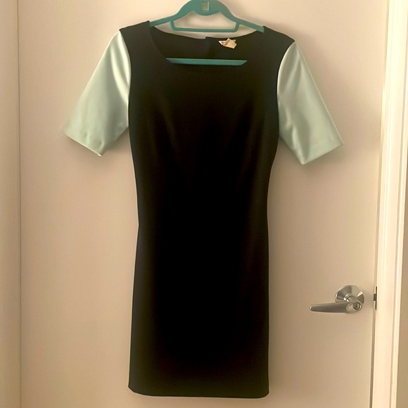 Club Monaco Short Sleeve Dress - Picture 4 of 4
